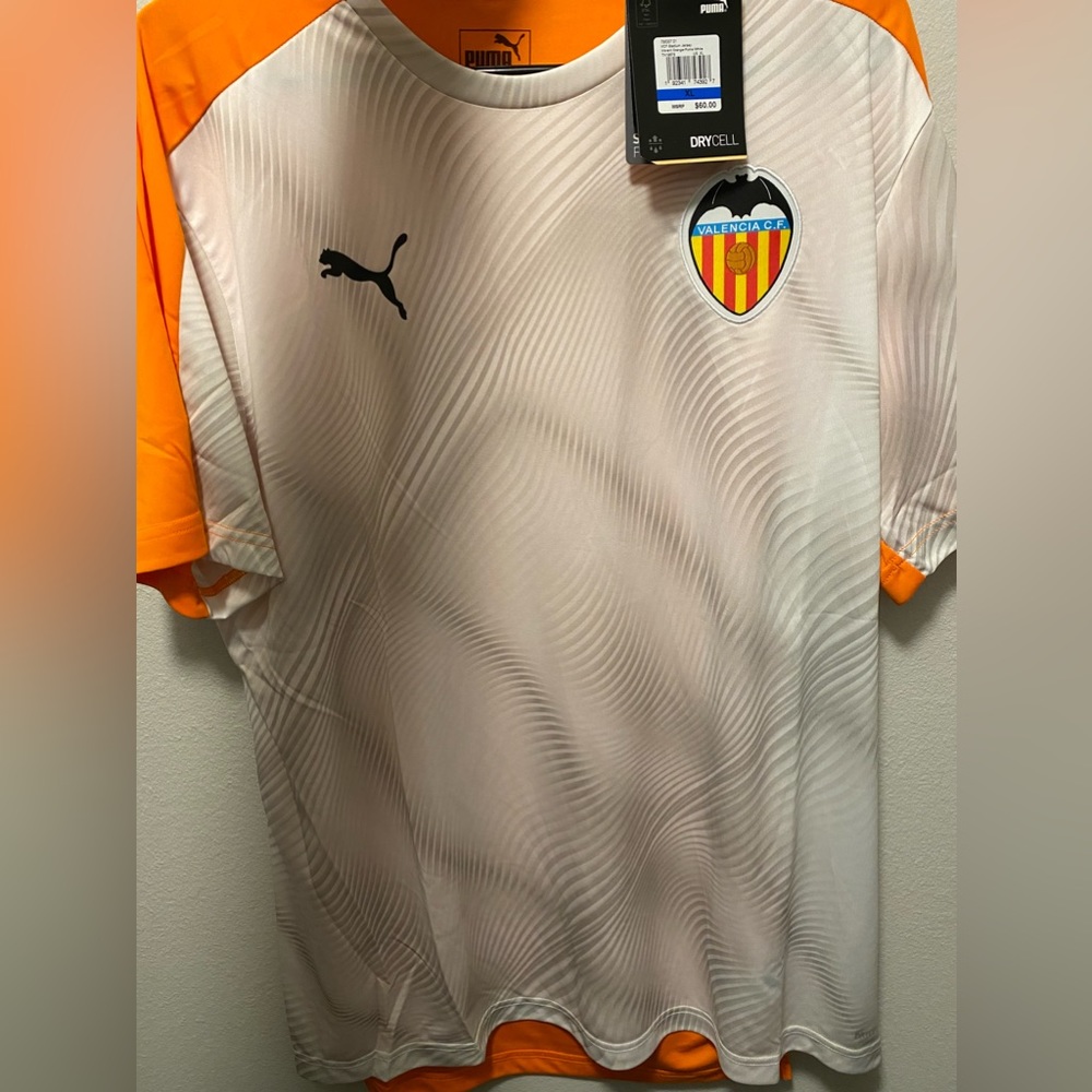 size XL valencia home soccer jersey! NWT!